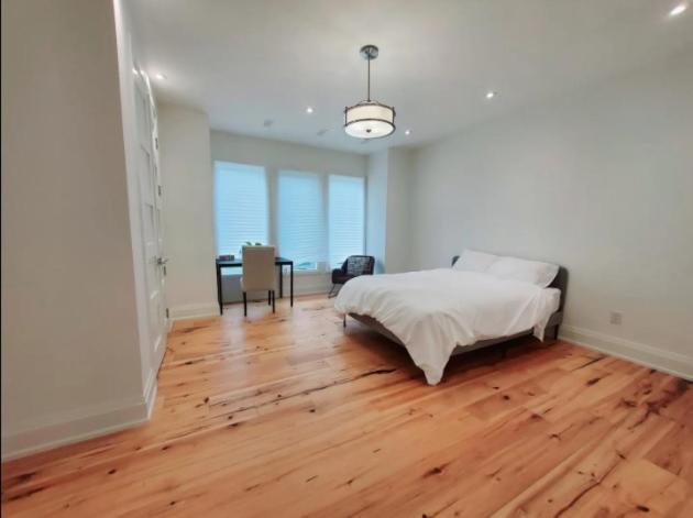 Executive Room In Toronto Next To Yorkdale Shopping Centre Bagian luar foto